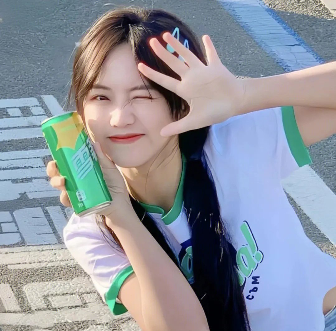 小楼昨夜又东风