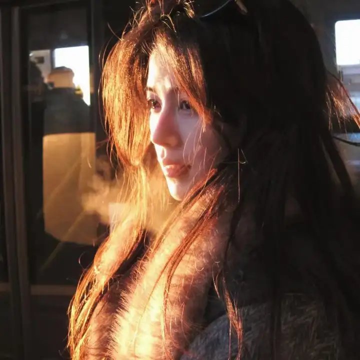 他的摩托，她的岛